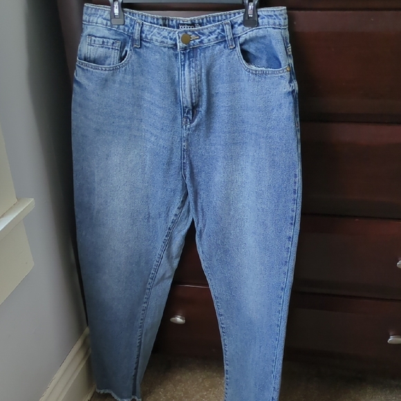Classic Blue Women's Jeans - Picture 1 of 6